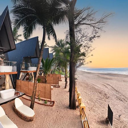 The Rose Goa Beach Resort Агонда Экстерьер фото