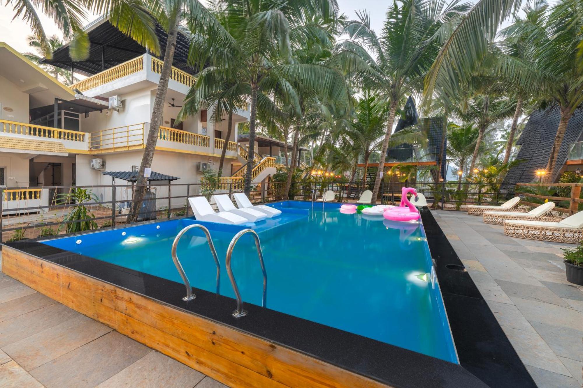 The Rose Goa Beach Resort Агонда Экстерьер фото