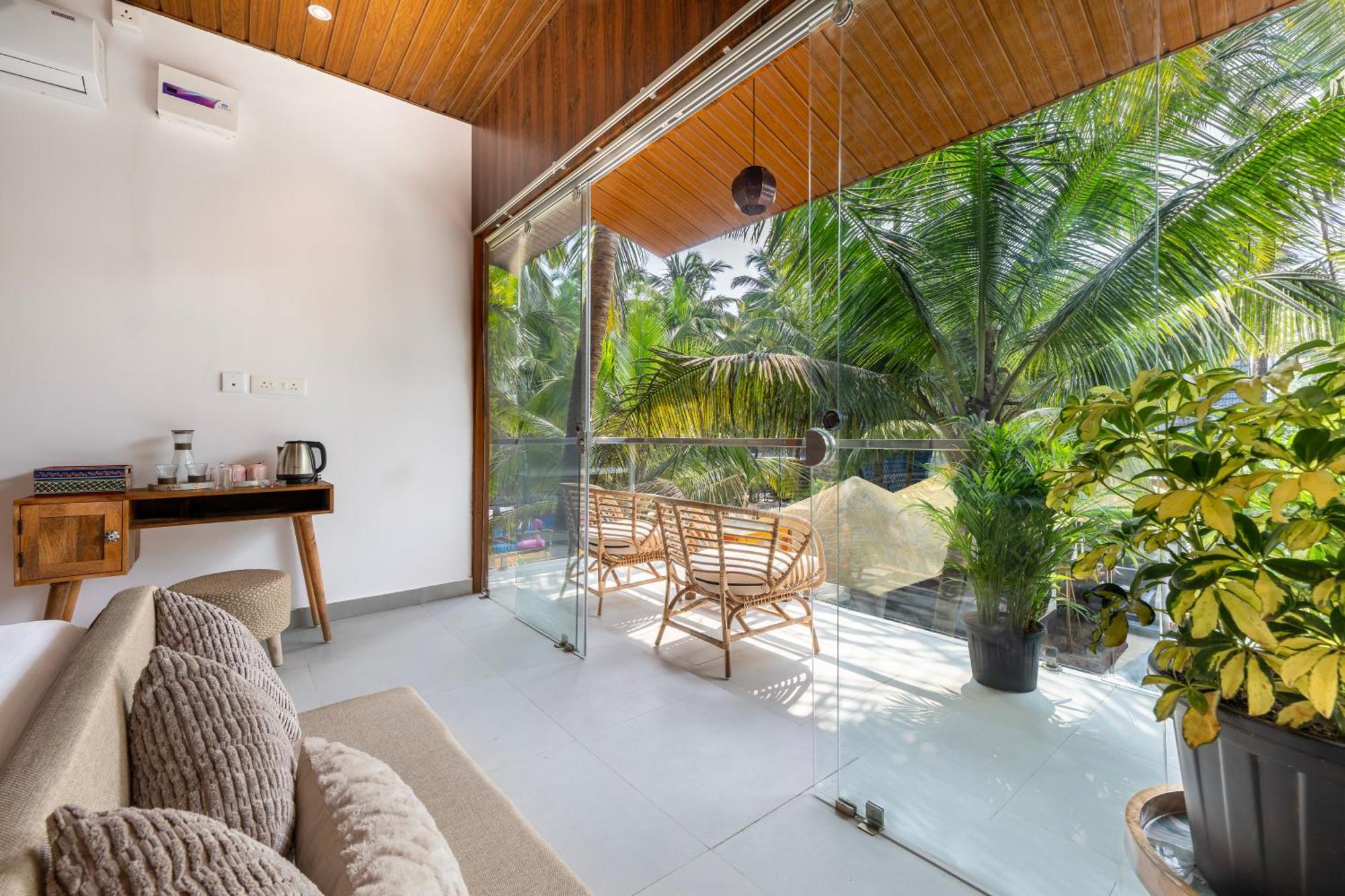 The Rose Goa Beach Resort Агонда Экстерьер фото