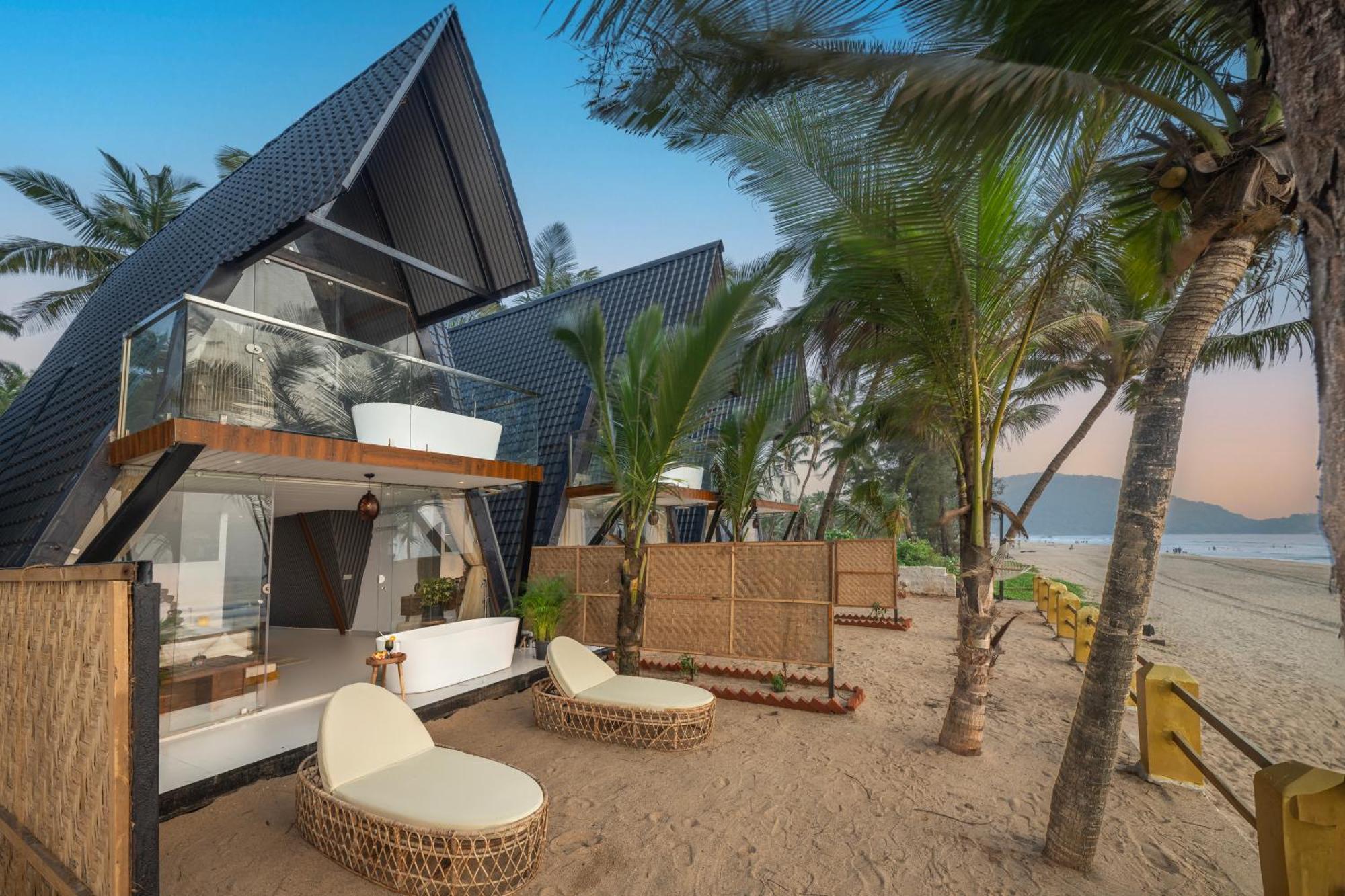 The Rose Goa Beach Resort Агонда Экстерьер фото