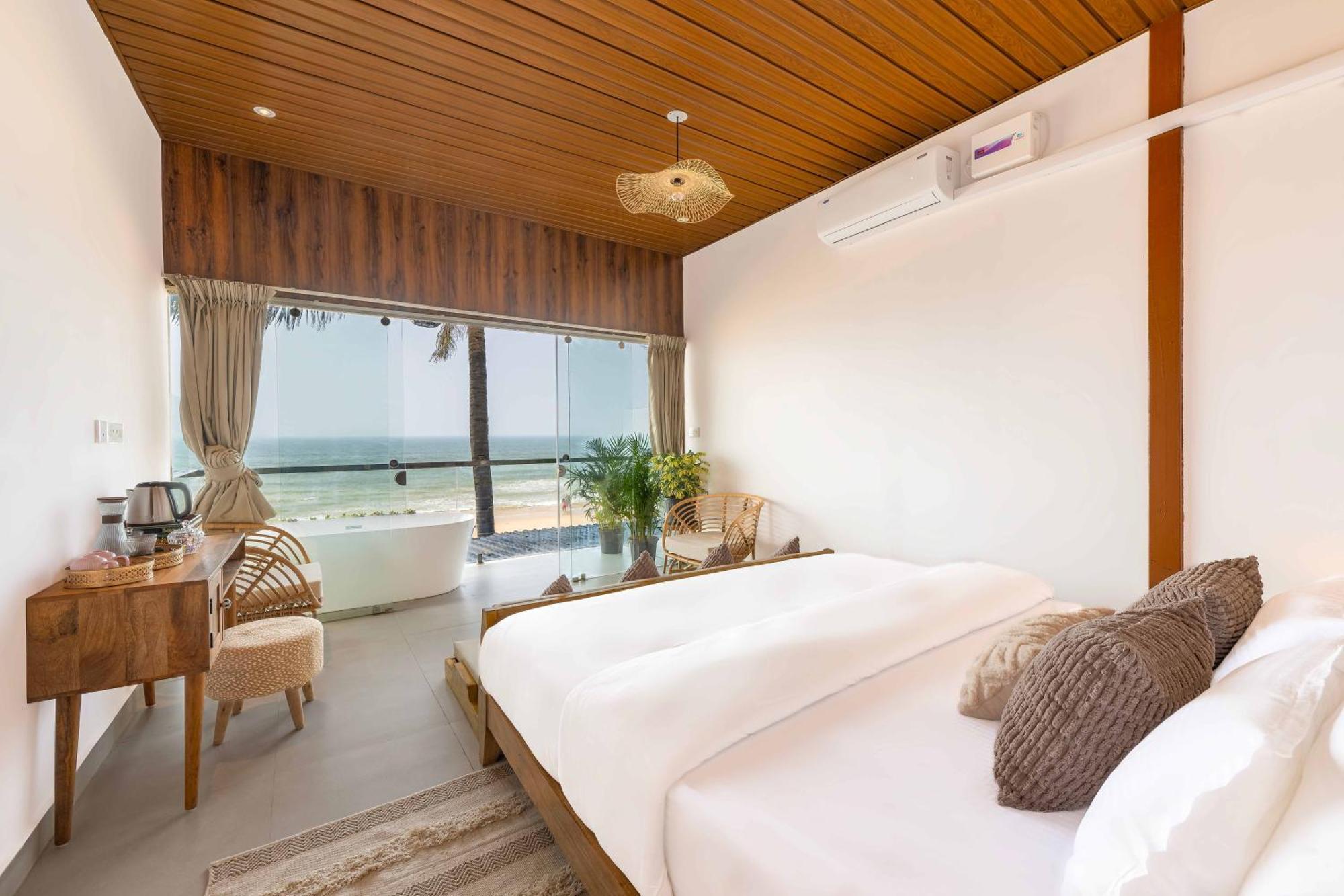 The Rose Goa Beach Resort Агонда Экстерьер фото