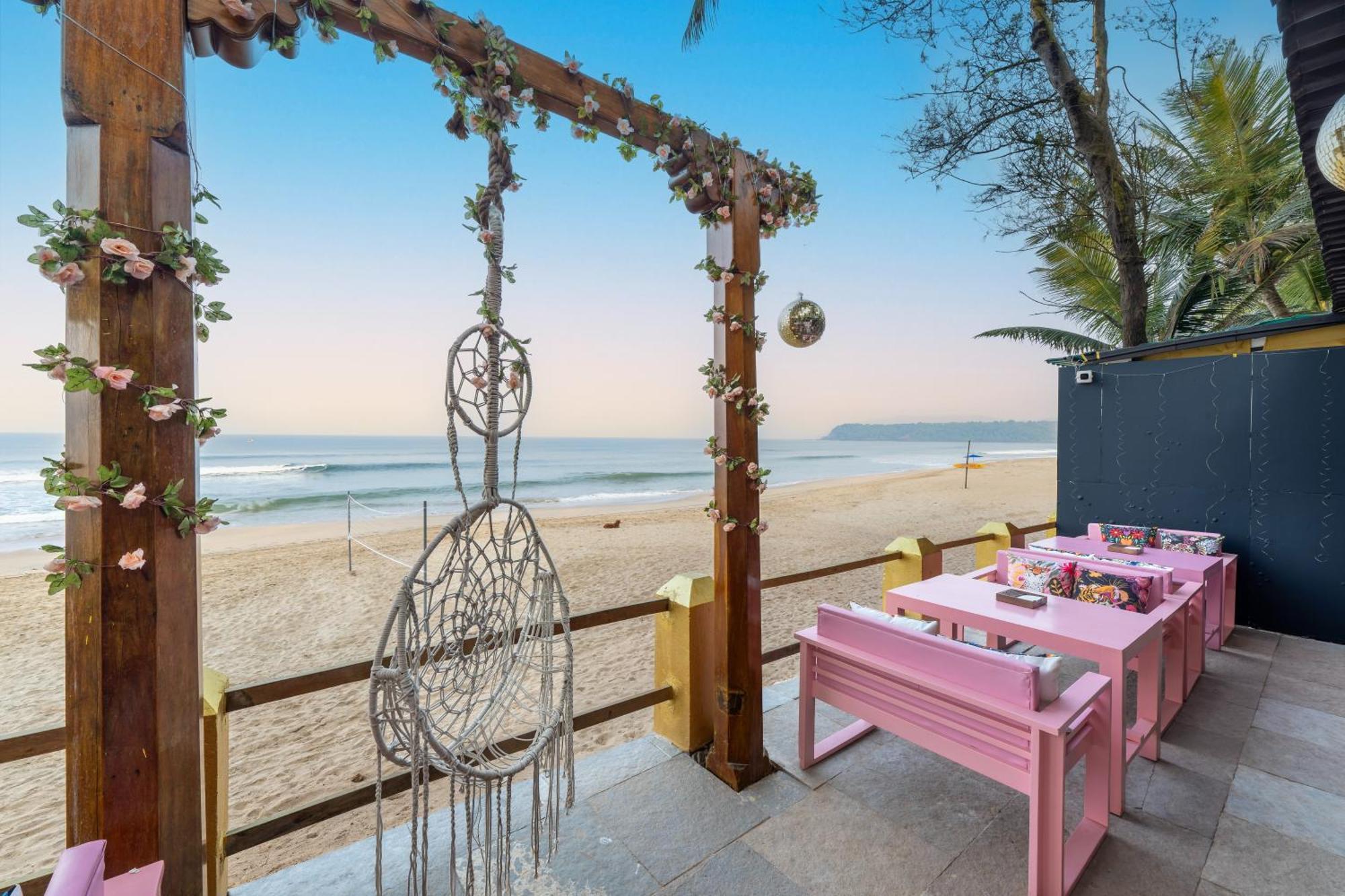 The Rose Goa Beach Resort Агонда Экстерьер фото