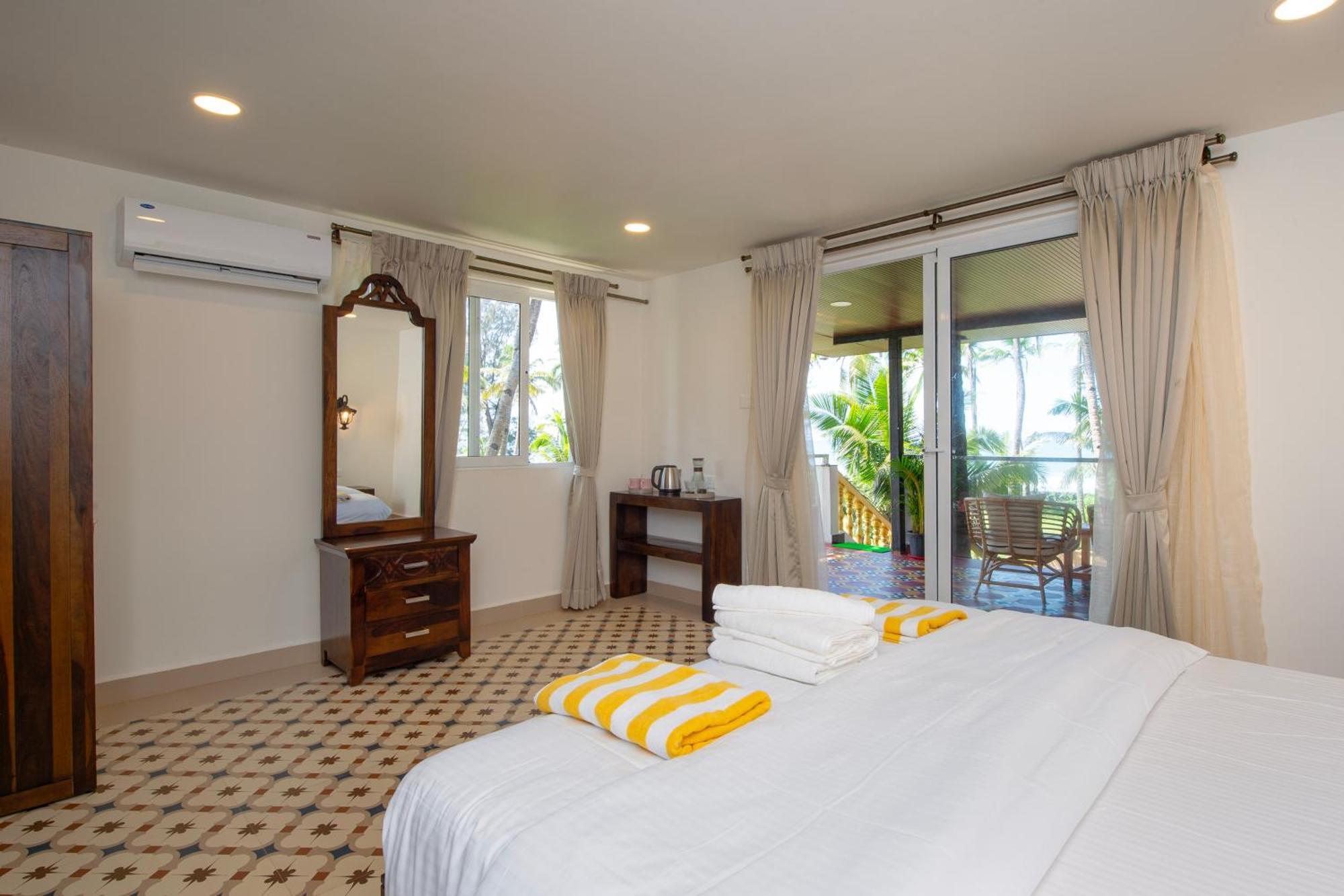 The Rose Goa Beach Resort Агонда Экстерьер фото