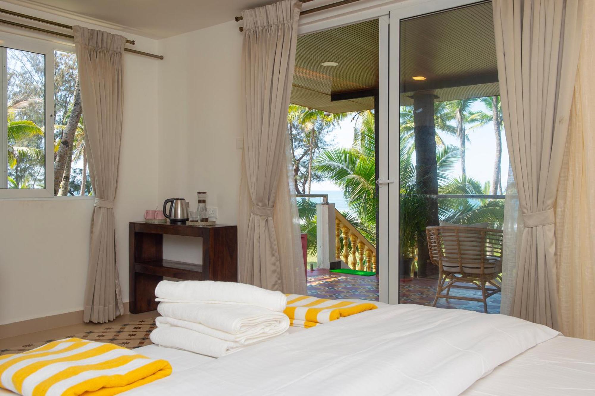 The Rose Goa Beach Resort Агонда Экстерьер фото