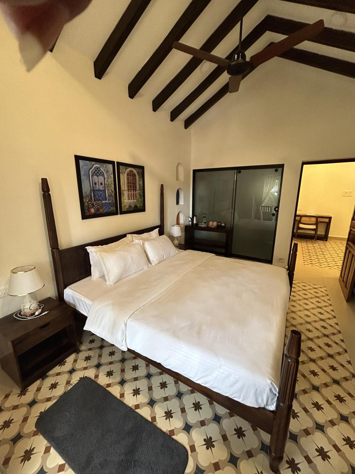 The Rose Goa Beach Resort Агонда Экстерьер фото