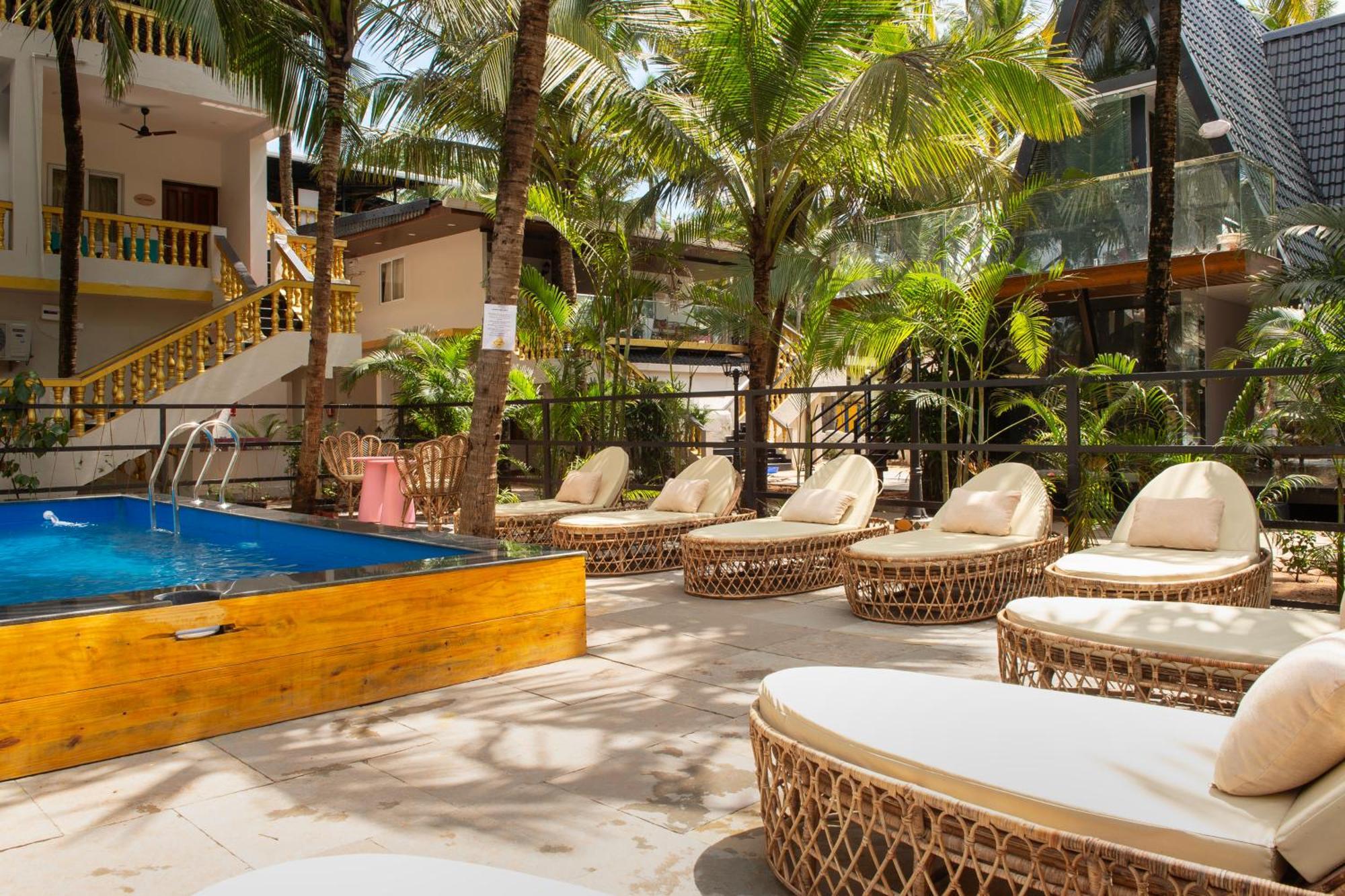 The Rose Goa Beach Resort Агонда Экстерьер фото