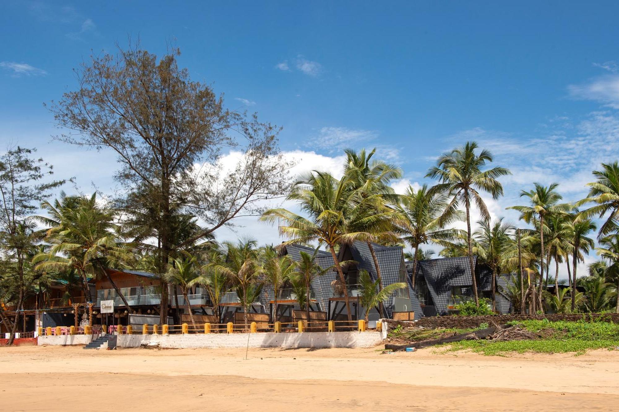 The Rose Goa Beach Resort Агонда Экстерьер фото