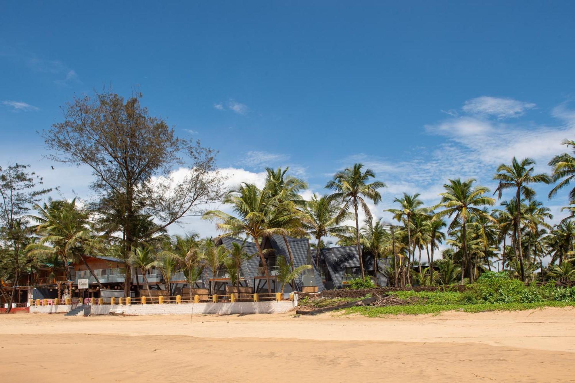 The Rose Goa Beach Resort Агонда Экстерьер фото