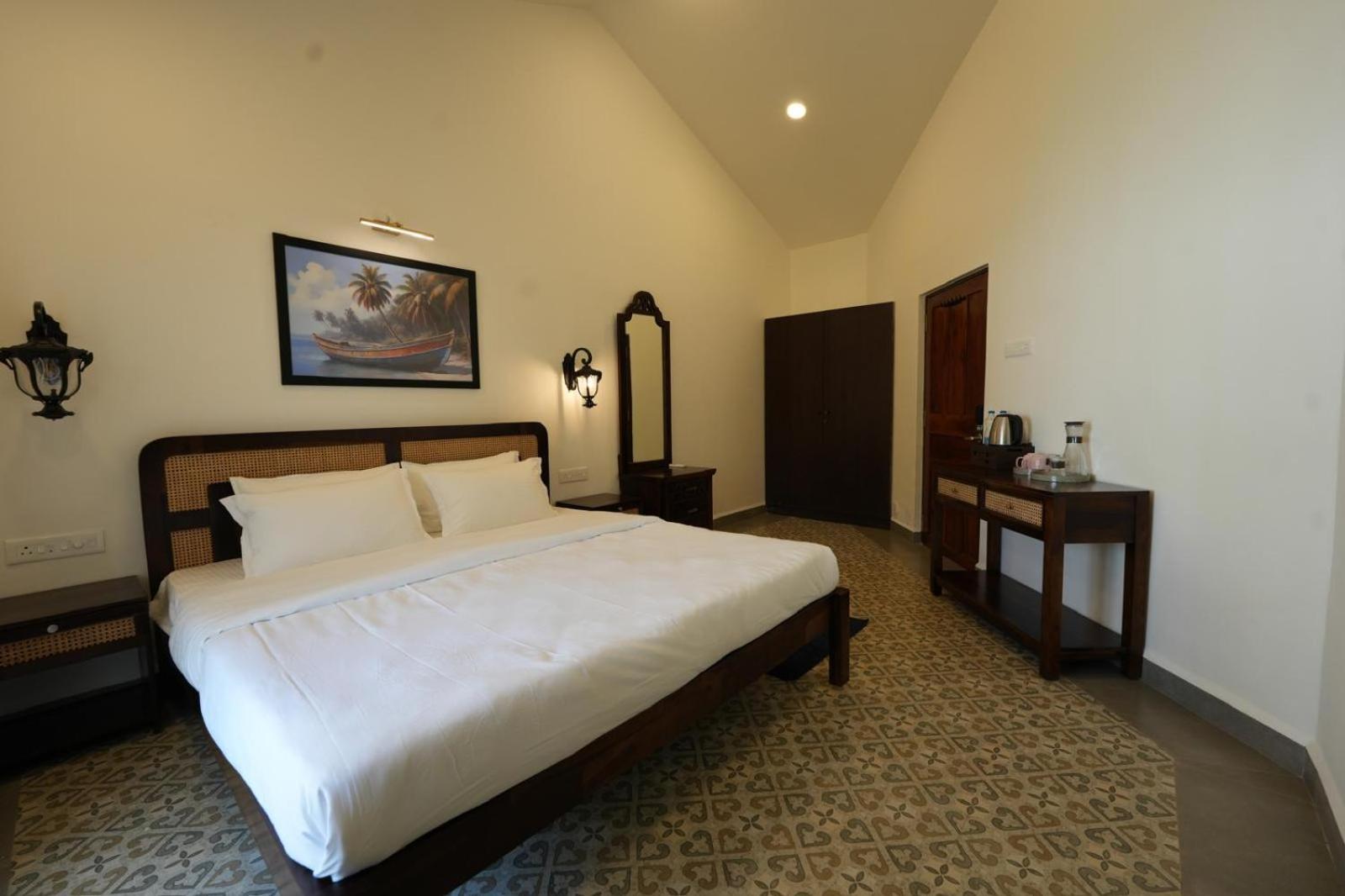 The Rose Goa Beach Resort Агонда Экстерьер фото