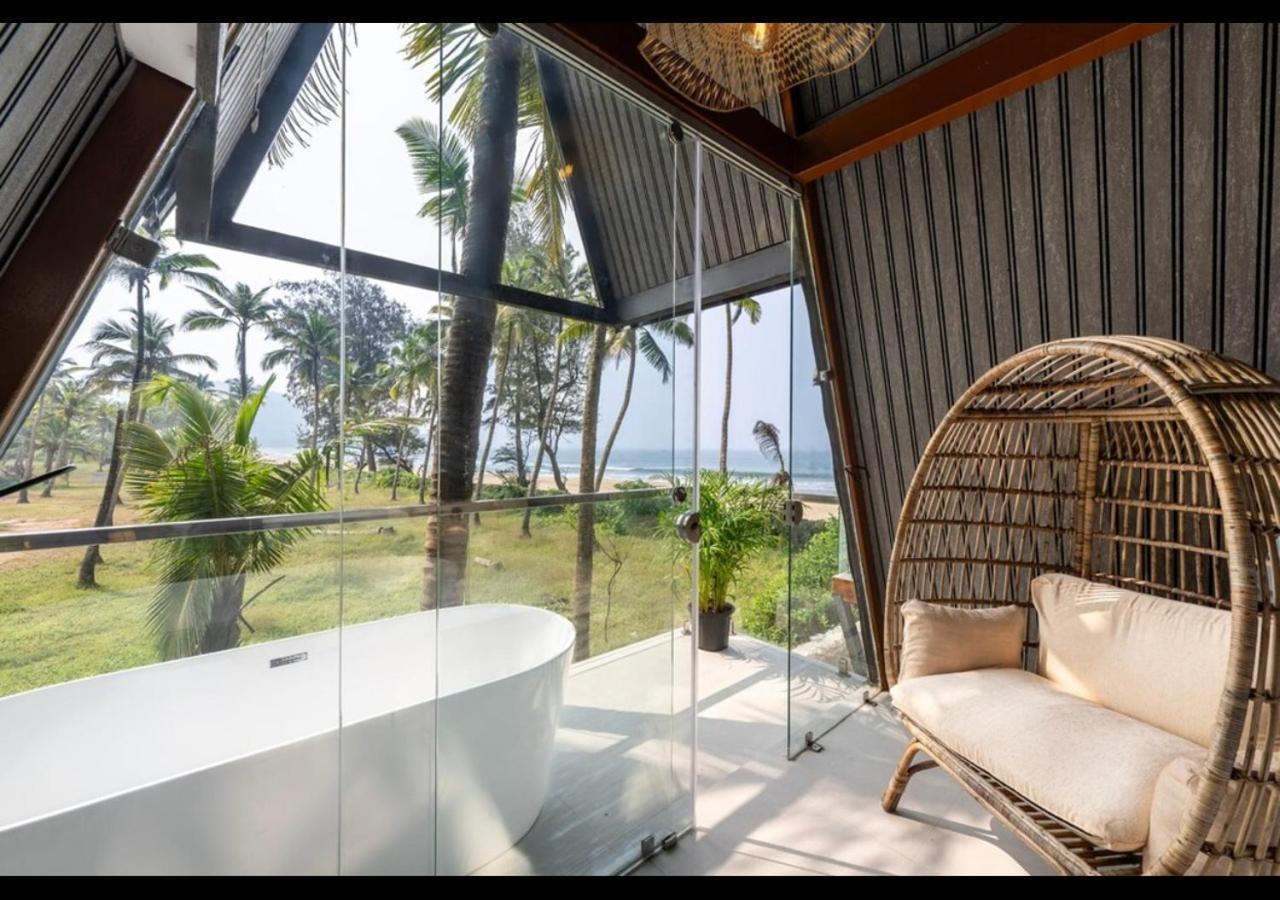 The Rose Goa Beach Resort Агонда Экстерьер фото
